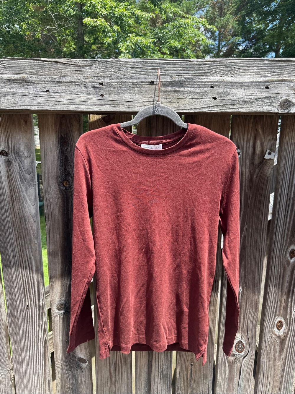 Banana Republic Men's Long Sleeve Tee in Rust Red